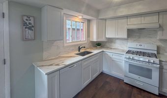 24 Joanne Ct, Albany, NY 12209