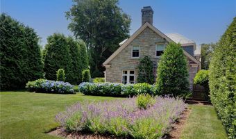 2 Hazard Ave, Newport, RI 02840