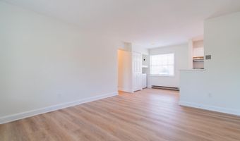 1622 W ABINGDON Dr 101, Alexandria, VA 22314