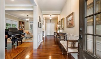 15 Wildwood Dr, Albany, NY 12211