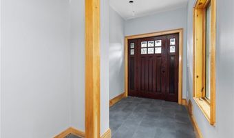 388 Sea View Dr, Warwick, RI 02889