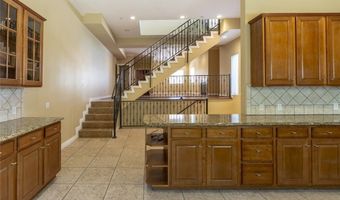 5241 Colodny Dr 301, Agoura Hills, CA 91301