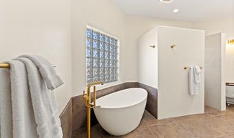 206 Hondo Seco Rd, Arroyo Seco, NM 87514