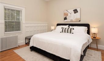 45 Ayrault St 5, Newport, RI 02840