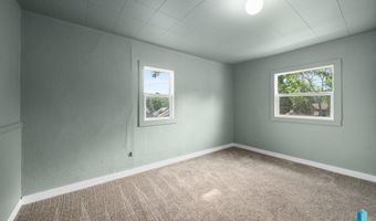 606 N 3rd St, Beresford, SD 57004