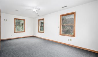 6 Caye Rd, Danbury, CT 06811