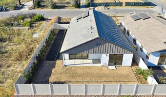 16 W Pine St, Altadena, CA 91001