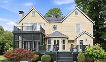 11005 Park Rd, Anchorage, KY 40223