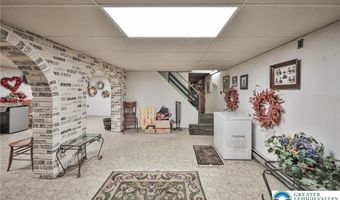 3016 Coplay Ln, North Whitehall, PA 18052