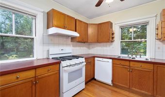 154 Armington St, Cranston, RI 02905