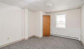 60 SPRING St, Lincoln, RI 02838
