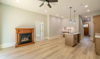 1036 Cummings St 1, Abingdon, VA 24211