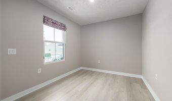 373 Pebble Creek Ct, Amherst, OH 44001