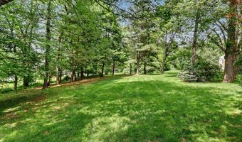 11 Tanglewood Dr, Danbury, CT 06811