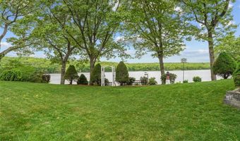 236 Indian Trl, Narragansett, RI 02874