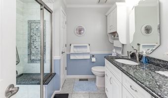 765 Spring Hill Farm Dr, Ballwin, MO 63021