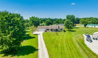 11462 Four Seasons Dr, Batesville, IN 47006