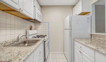7758 DONNYBROOK Ct 101, Annandale, VA 22003