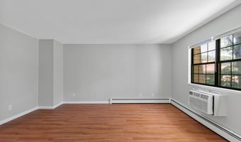 37 Enid St APT C, Bridgeport, CT 06606