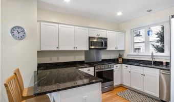 22 Bateman Ave, Newport, RI 02840