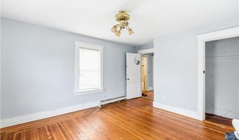 303 Narragansett St, Cranston, RI 02905