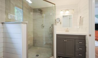 15 Terrace Dr, Bristol, RI 02809