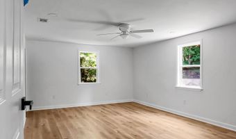 1393 Harristown Rd, Bonneau, SC 29431