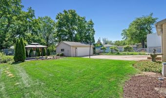 637 N Ellsworth Ave, Addison, IL 60101