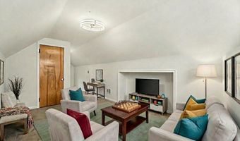 9885 Hubert Ave, Allen Park, MI 48101