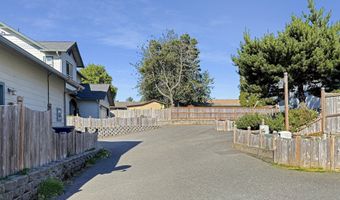 731 3RD St Unit C / 3 C / 3, Brookings, OR 97415