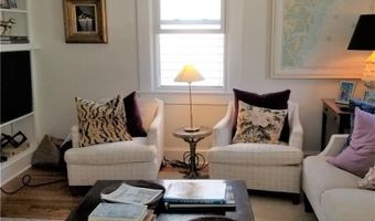 19 Stockholm St, Newport, RI 02840