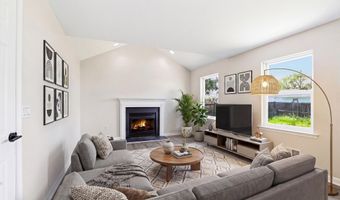 808 Anchor Ave, Beachwood, NJ 08722
