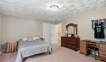 23 BERNON Dr, Lincoln, RI 02865