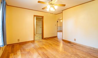 300 N Harshbarger St, Abingdon, IL 61410