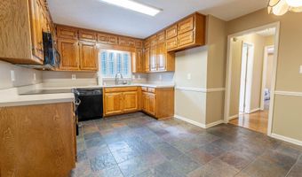 994 COMANCHE Trl, Anniston, AL 36206
