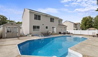 15 Brentwood Dr, Bayville, NJ 08721