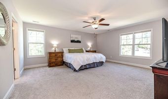 70 Slate Dr, Spring Lake, NC 28390