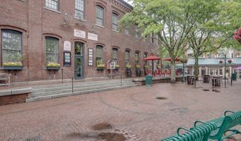 5 Market Sq 207, Amesbury, MA 01913