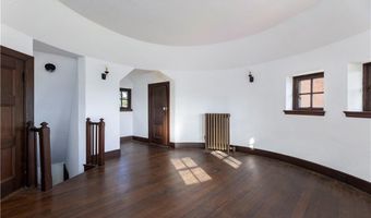 2180 Tower Hill Rd, North Kingstown, RI 02874