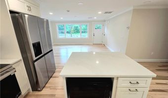 513 Knotty Oak Rd, Coventry, RI 02816