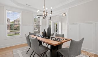 6906 Providence Ln W, Charlotte, NC 28226