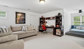 14 Aspen Ln, Bedford, NH 03110
