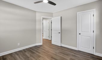 305 W 4TH Ave, Barrington, NJ 08007