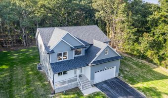70 Seurat St, Barnegat, NJ 08005