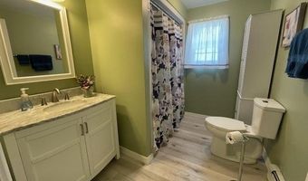 14 Grandview Dr, Berlin, NH 03570