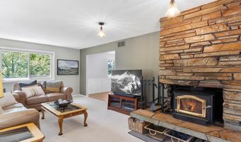 506 Lakeview Dr, Cascade, ID 83611