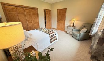 20 Mulberry Ln, Babbitt, MN 55731