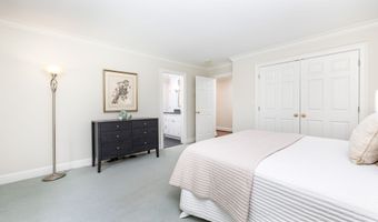 35 Foothills Dr, Avon, CT 06001