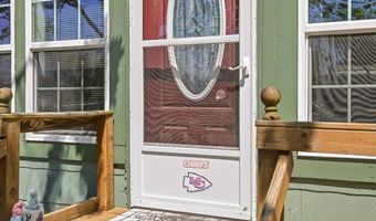 335 E Cofield St, Aurora, MO 65605