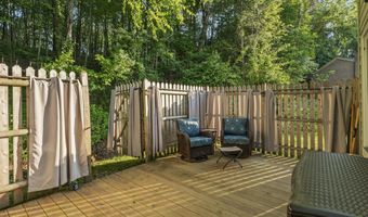 174 Williamsburg Ct, Albany, NY 12203